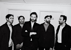 EVERYONE SAYS HI: Die neue Band des KAISER CHIEFS Songwriters!